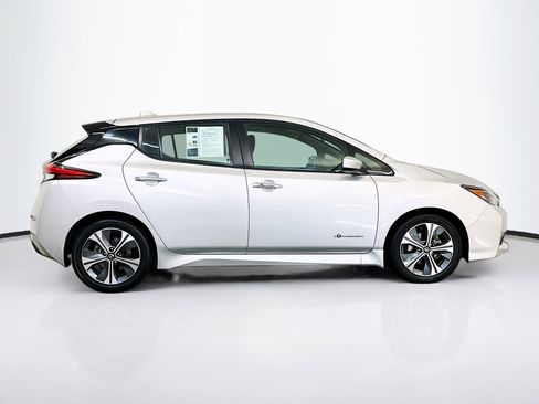 Used 2018 Nissan Leaf SV image 10