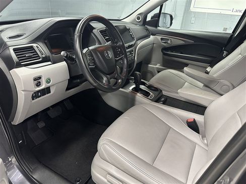 Used 2019 Honda Pilot EX-L image 2