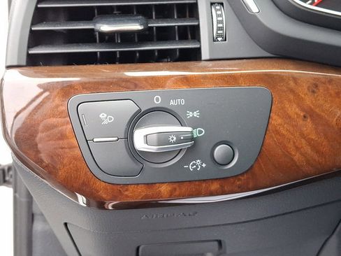 Used 2019 Audi A4 2.0T Premium w/ Convenience Package image 25