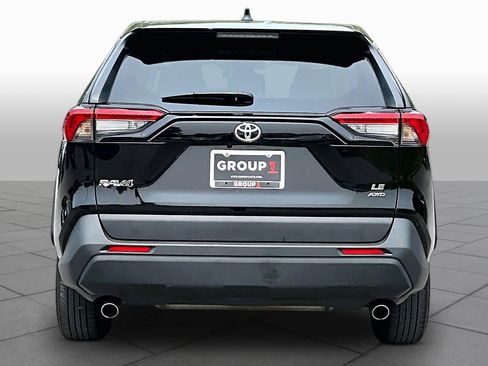 Used 2023 Toyota RAV4 LE AWD/4WD image 5