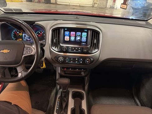 Used 2016 Chevrolet Colorado LT w/ LT Convenience Package image 18