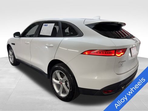 Used 2018 Jaguar F-PACE Premium image 6