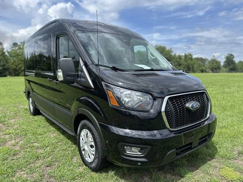 Used 2024 Ford Transit 350 XLT RWD image 3