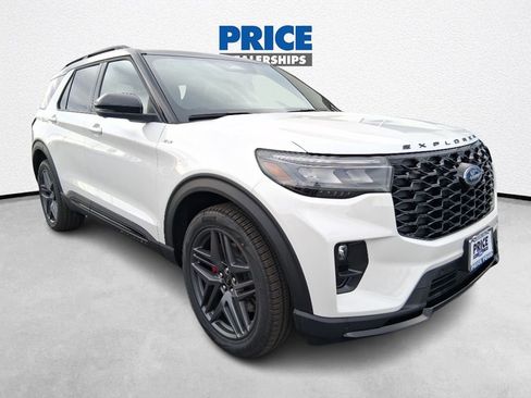 New 2026 Ford Explorer ST-Line w/ ST-Line Street Pack AWD/4WD image 8