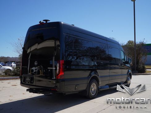 Used 2020 Mercedes-Benz Sprinter 3500 image 7