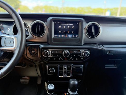 Used 2020 Jeep Gladiator Sport w/ Quick Order Package 24S AWD/4WD image 21
