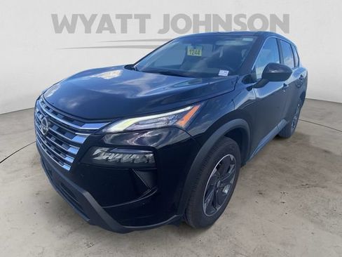 Used 2025 Nissan Rogue SV FWD image 1