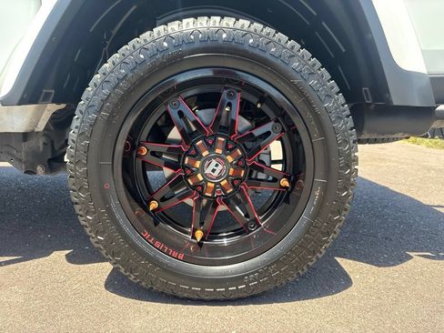 Used 2021 Jeep Gladiator Rubicon AWD/4WD image 39