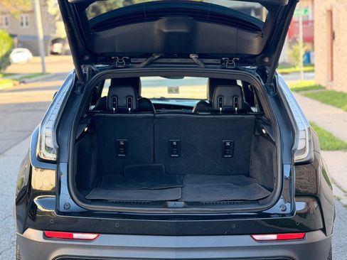 Used 2022 Cadillac XT4 Sport w/ LPO, ONYX Package FWD image 7