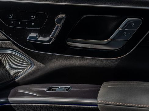 Used 2023 Mercedes-Benz EQS 450+ SUV image 15