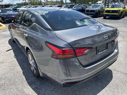 Used 2024 Nissan Altima 2.5 S FWD image 15