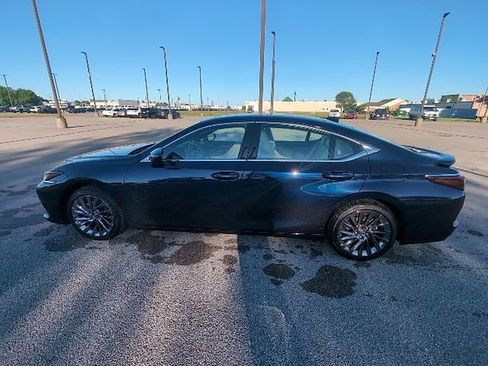 Used 2025 Lexus ES 350 Ultra Luxury FWD image 8
