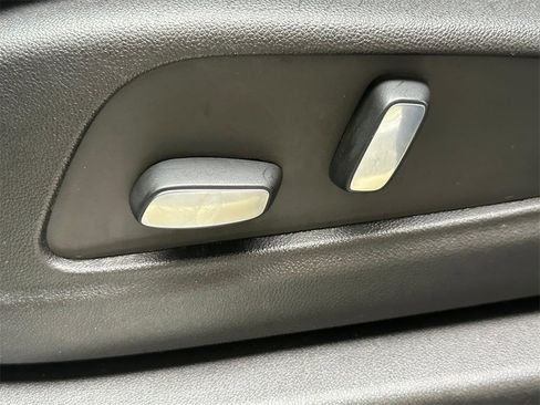 Certified 2023 Cadillac XT5 Luxury image 22