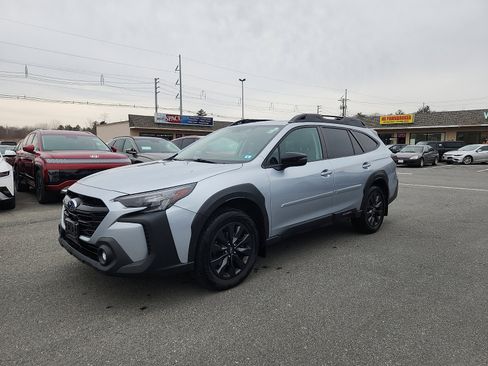 Used 2023 Subaru Outback Onyx Edition XT AWD/4WD image 7