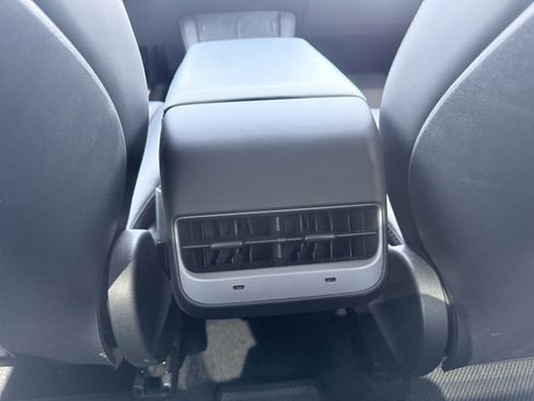 Used 2022 Tesla Model Y Performance image 42