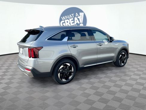 Certified 2025 Kia Sorento EX w/ EX Panoramic Sunroof Package image 6