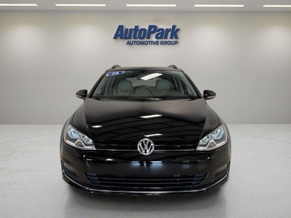 Used 2016 Volkswagen Golf SE FWD image 2