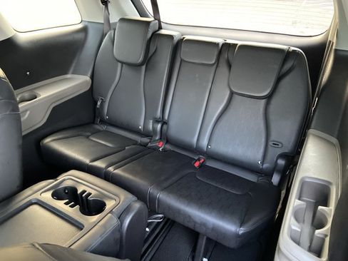 Used 2025 Kia Carnival FWD image 50