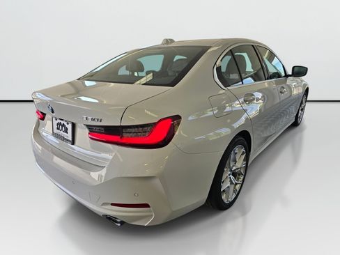 Used 2025 BMW 330i Sedan RWD image 3