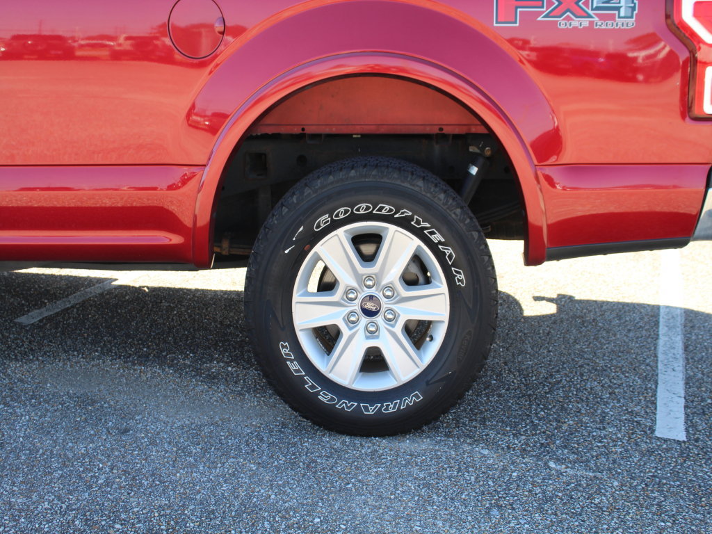 Used 2018 Ford F150 Lariat w/ Heavy-Duty Payload Package AWD/4WD image 21