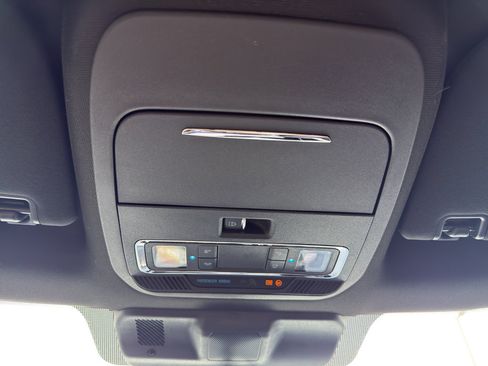 Used 2024 Ford F350 Lariat w/ Chrome Package image 20