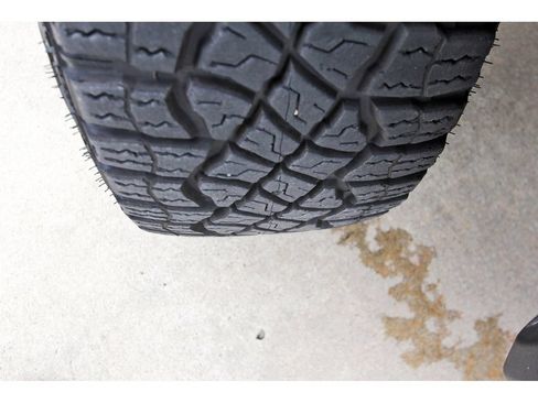 Used 2025 GMC Sierra 2500 AT4X AWD/4WD image 32