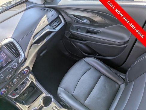 Used 2023 GMC Terrain SLT image 19