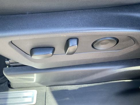 Used 2025 GMC Sierra 1500 SLT image 12