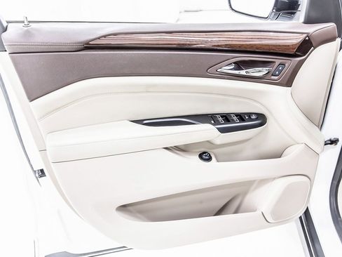 Used 2014 Cadillac SRX Luxury w/ Driver Awareness Package image 24