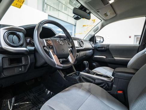 Used 2018 Toyota Tacoma SR5 image 12