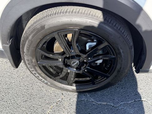 Used 2024 Nissan Kicks SR w/ SR Premium Package image 11