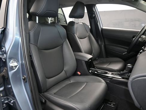 Used 2022 Toyota Corolla Cross XLE image 45