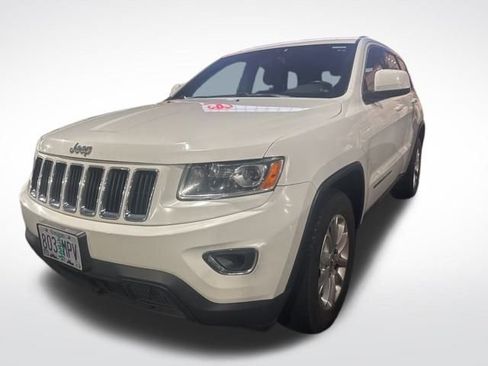 Used 2014 Jeep Grand Cherokee Laredo w/ 18" Wheel & 8.4" Radio Group image 4