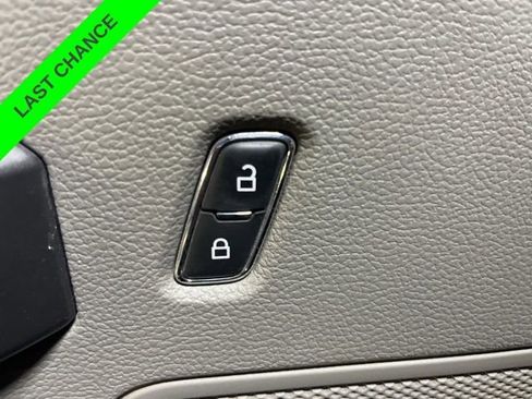 Used 2020 Ford F150 XLT w/ Equipment Group 302A Luxury AWD/4WD image 11