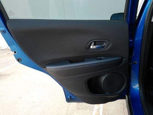 Used 2018 Honda HR-V LX image 15