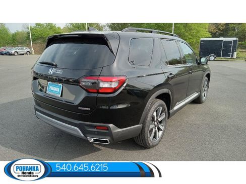 New 2025 Honda Pilot Touring image 5
