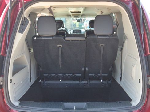 Used 2013 Chrysler Town & Country Touring FWD image 26