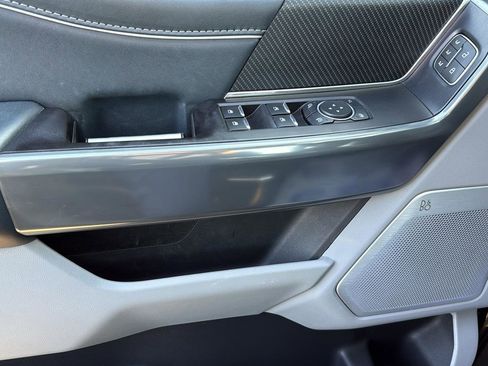 Used 2022 Ford F150 Limited image 12