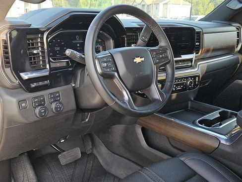 Used 2025 Chevrolet Silverado 2500 High Country w/ Technology Package AWD/4WD image 13