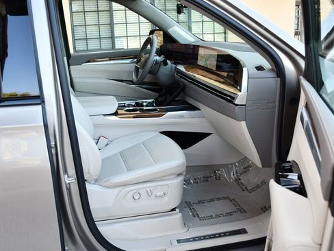 Used 2025 Cadillac Escalade Sport Platinum w/ LPO, ONYX Package image 55