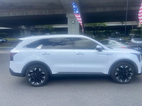 Used 2024 Kia Sorento SX FWD image 6