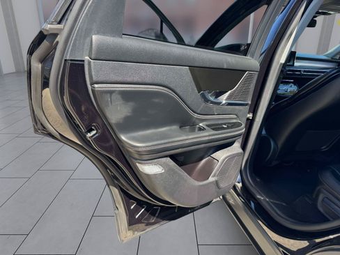 Used 2022 Lincoln Corsair AWD w/ Equipment Group 101A image 14