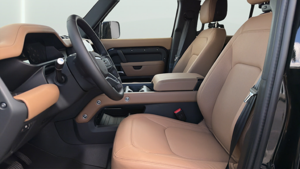 New 2026 Land Rover Defender 110 X-Dynamic SE AWD/4WD image 17