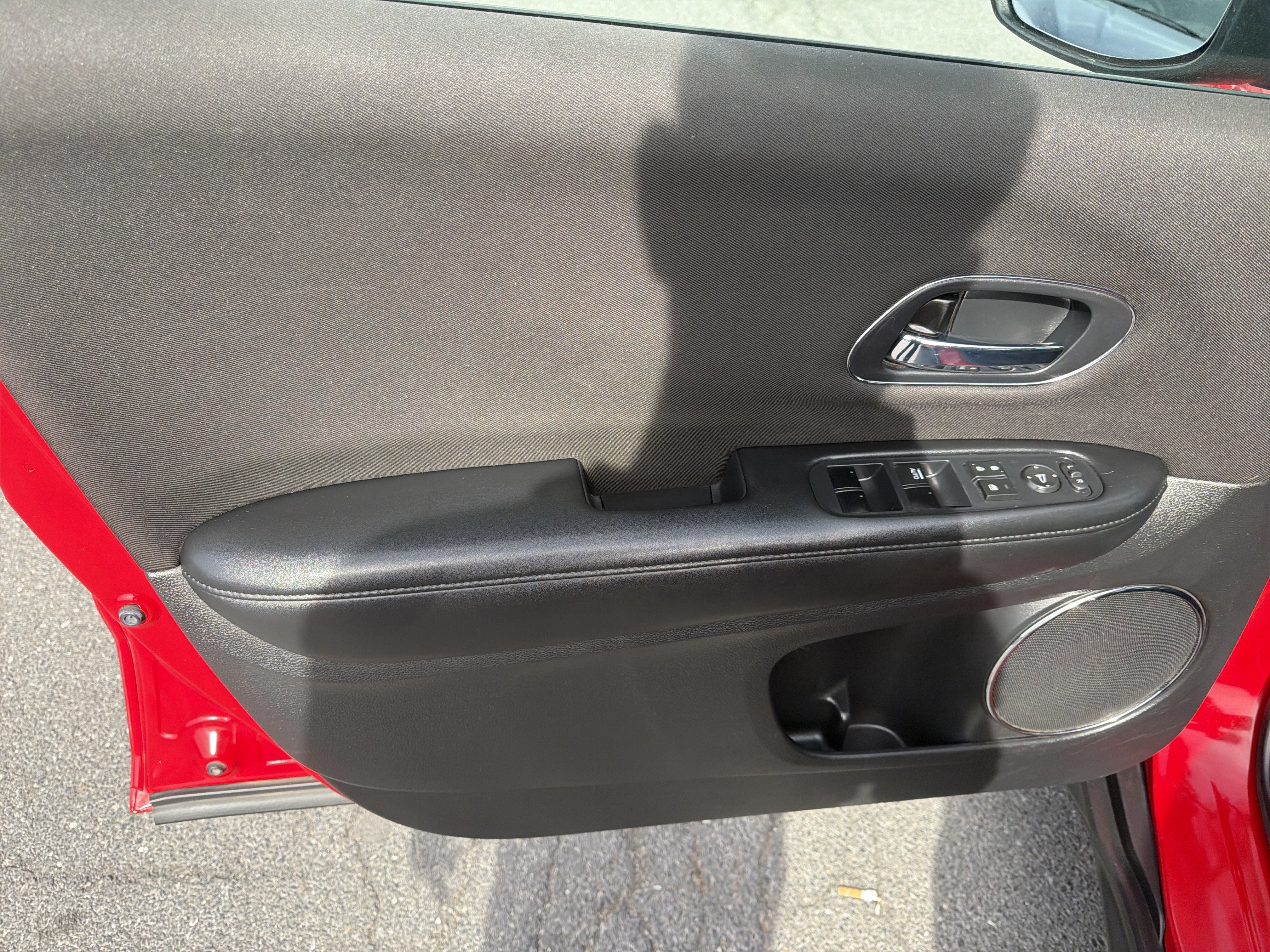 Used 2018 Honda HR-V EX image 15