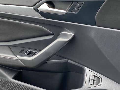 Certified 2024 Volkswagen Jetta SE w/ Panoramic Sunroof Package image 18