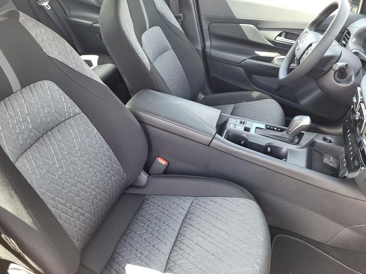 New 2026 Nissan Sentra SV w/ SV Convenience Package FWD image 12