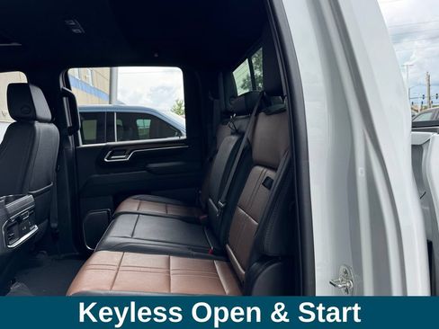 Used 2025 Chevrolet Silverado 3500 High Country w/ Technology Package AWD/4WD image 27