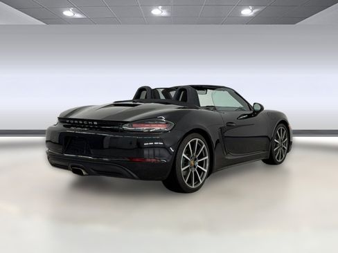 Used 2018 Porsche 718 Boxster RWD image 9