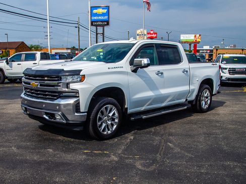 Used 2020 Chevrolet Silverado 1500 LTZ w/ LTZ Premium Package AWD/4WD image 3