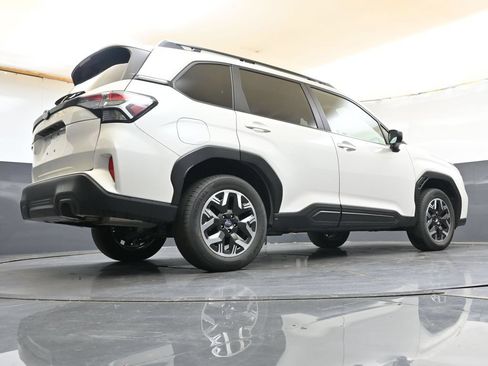 Used 2025 Subaru Forester Premium AWD/4WD image 33